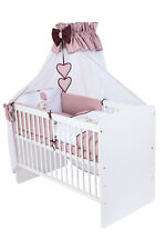 Babybett K2 mit 11-tlg Komplett-Set Bettwäsche Matratze Nestchen Teddy Braun