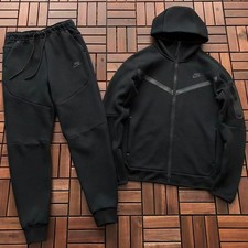 Nike Tech Fleece Schwarz –