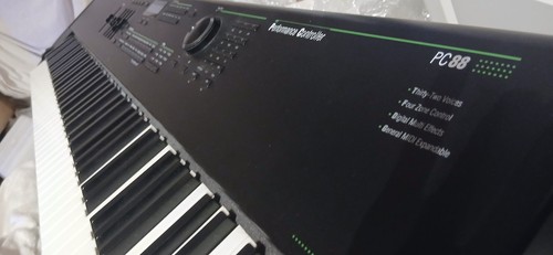 E-PIANO/KEYBOARD/MIDICONTROLLE