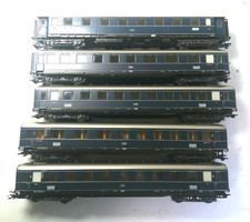 5 x Personenwagen Hoek van