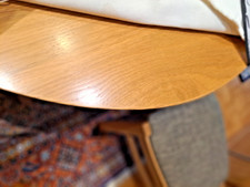 Runder Esszimmertisch aus hellem Holz, ausziehbar, Durchmesser 117 cm Höhe 74 cm