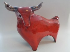 Skulptur Stier rot Keramik