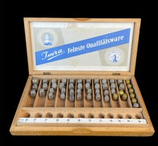 Alter Fingerhut Verkaufskasten Von Juvra Mit 48 Fingerhüten Ca. Um 1950/60