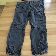 Chino v. Esprit, Gr. 42, grau