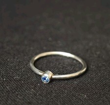 Schöner Silberring mit blauem