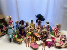 Großes Konvolut  Barbie Puppen - Vespa Spielzeug Puppe Vintage Ungetestet