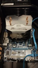 PC Gehäuse mit Netzteil, Mainboard mit CPU Kühler + Arbeitsspeicher +CD Laufwerk