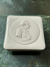 KPM DOSE AUS PORZELLAN