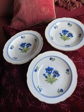 Tellerchen mit Enzianblüten