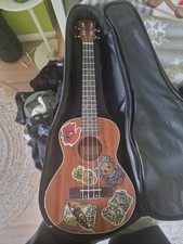 Ukulele Set mit Plektron