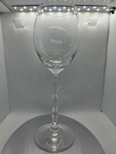großes Weißweinglas aus