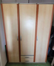 Kleiderschrank von der Marke "Junge Welle" in Ahorn/hell/orange