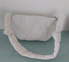 Crossbody/ Umhängetasche klein Stepp-Optik Creme *Nie genutzt*