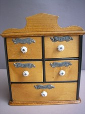 Antikes Küchengewürzregal