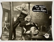 DAS MÄDCHEN MIT DEN SCHMALEN