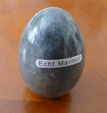 1 x Marmor Ei 7x5cm Stein schwer schöne Optik , mit „Etikett“ Marmorei
