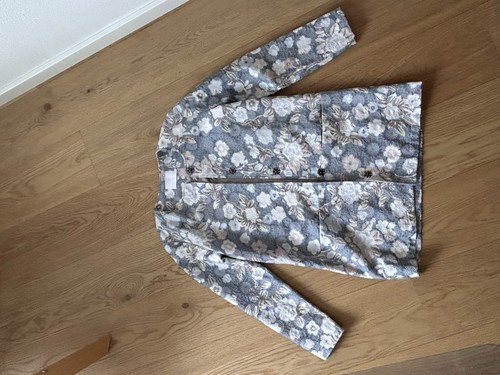 Eleganter blumenmantel - eleganter,