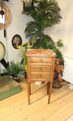Alter nachtschrank mit - alter,