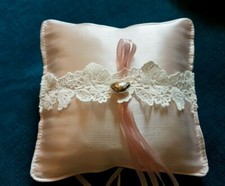 Ringkissen Hochzeit zart Rosa Trauringe handmade 16x16 Spitze Herz glänzend Blum