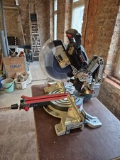 Akku-Kapp- und Gehrungssäge BITURBO GCM18V-305 GDC