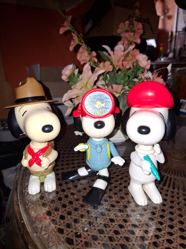 Donalds happy meal snoopy - mc,