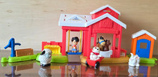 Fisher Price Little People - Pferdehof mit Schaukel, Brunnen und 6 Figuren