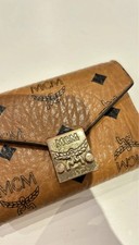 MCM Patricia Flap Trifold Portemonnaie Damen