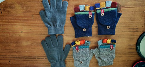 Paar handschuhe für - 3,