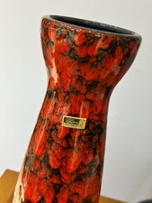 Schwarzrote Lava Vase von
