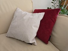 2 MAGMA Kissen - Samt mit Muster cremeweiss und weinrot - 35 x 35 cm