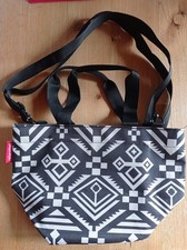 * NEU * original REISENTHEL * kleine Handtasche * schwarz - creme gemustert *