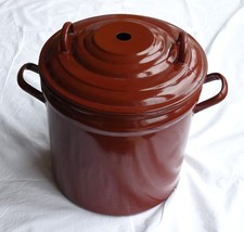 alter Einkochtopf mit Einsatz