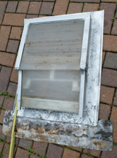 Dachfenster für Bienenhaus (mit Bienenflucht)  Gartenhaus Schrebergarten  Laube