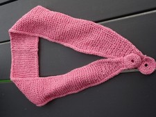 sehr kurzer handgestrickter