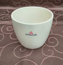 creme farbiger Blumenübertopf von Scheurich