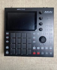 AKAI MPC ONE schwarz/black +