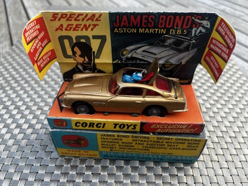 James bond 007 aston martin - 007,