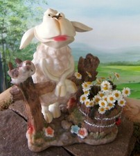 Schaf Molly am Zaun zum bepflanzen H: 30cm Deko Figur Türdeko Garten  Pfanztopf