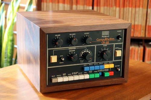 Serviced roland - (video), *serviced*