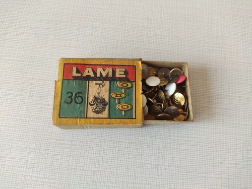 Alte lame reisszwecken - alte,