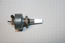 Lautstärkeregler, Potentiometer 10MΩ -log - 6mmAchse, Gewinde M10           [RT]