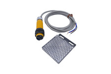 Lichtschranke mit Reflektor Ø 18mm 6 bis 36 Volt Betriebsspannung PNP NO 300mA