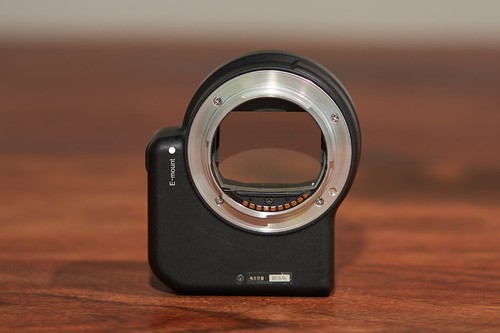 Sony mount adapter ea4 - sony, la-ea4