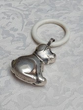 Wunderschöne antike Babyrassel/ Beißring als Hund gefertigt aus 835 Silber
