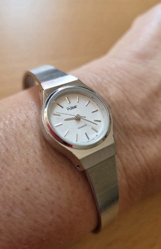 Vintage damenarmbanduhr der - vintage,