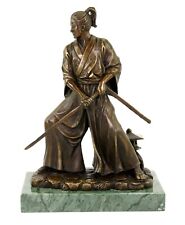 Samurai mit Schwert -
