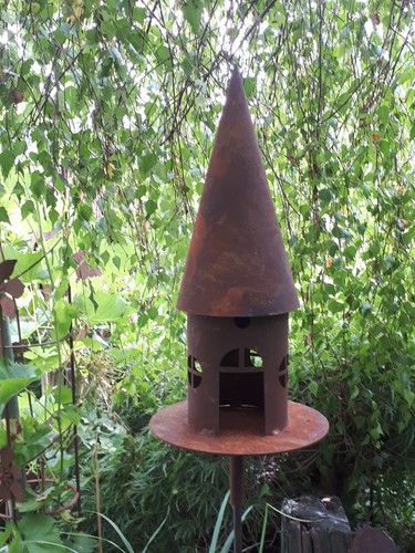 Edelrost vogelhaus auf stab - edelrost,