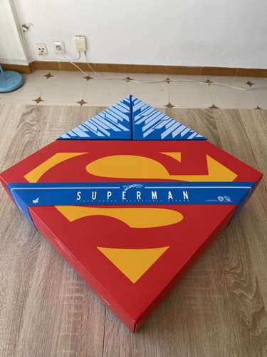 Hot toys superman the - superman,