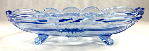 Blaue schale mit füßen - schale,