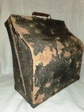 Antiker Holzkoffer für ein